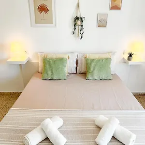 bright-and-cozy-flat-by-the-beach.es-andalucia.com/